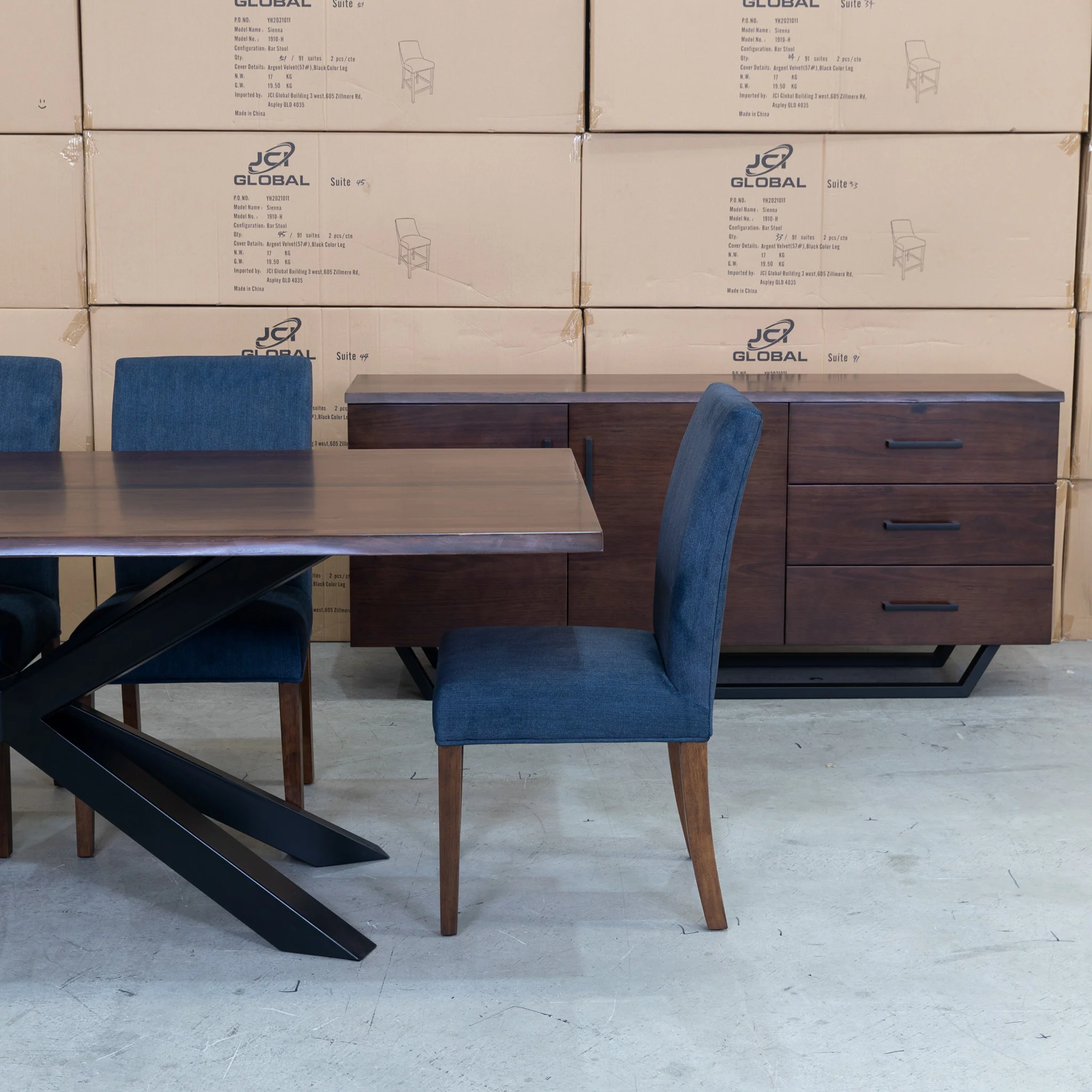 Valencia Messmate Hardwood Buffet - Image 3