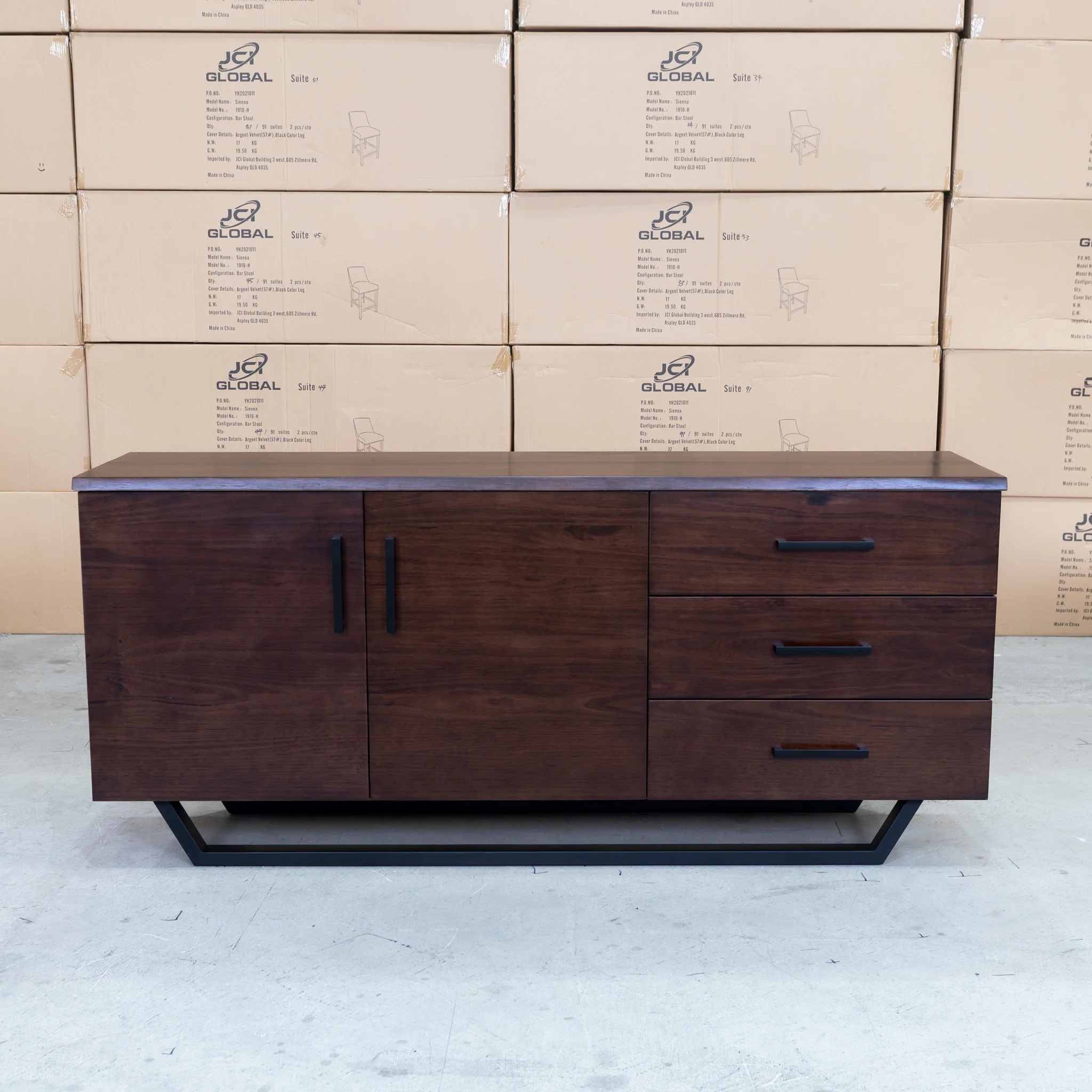 Valencia Messmate Hardwood Buffet - Image 4