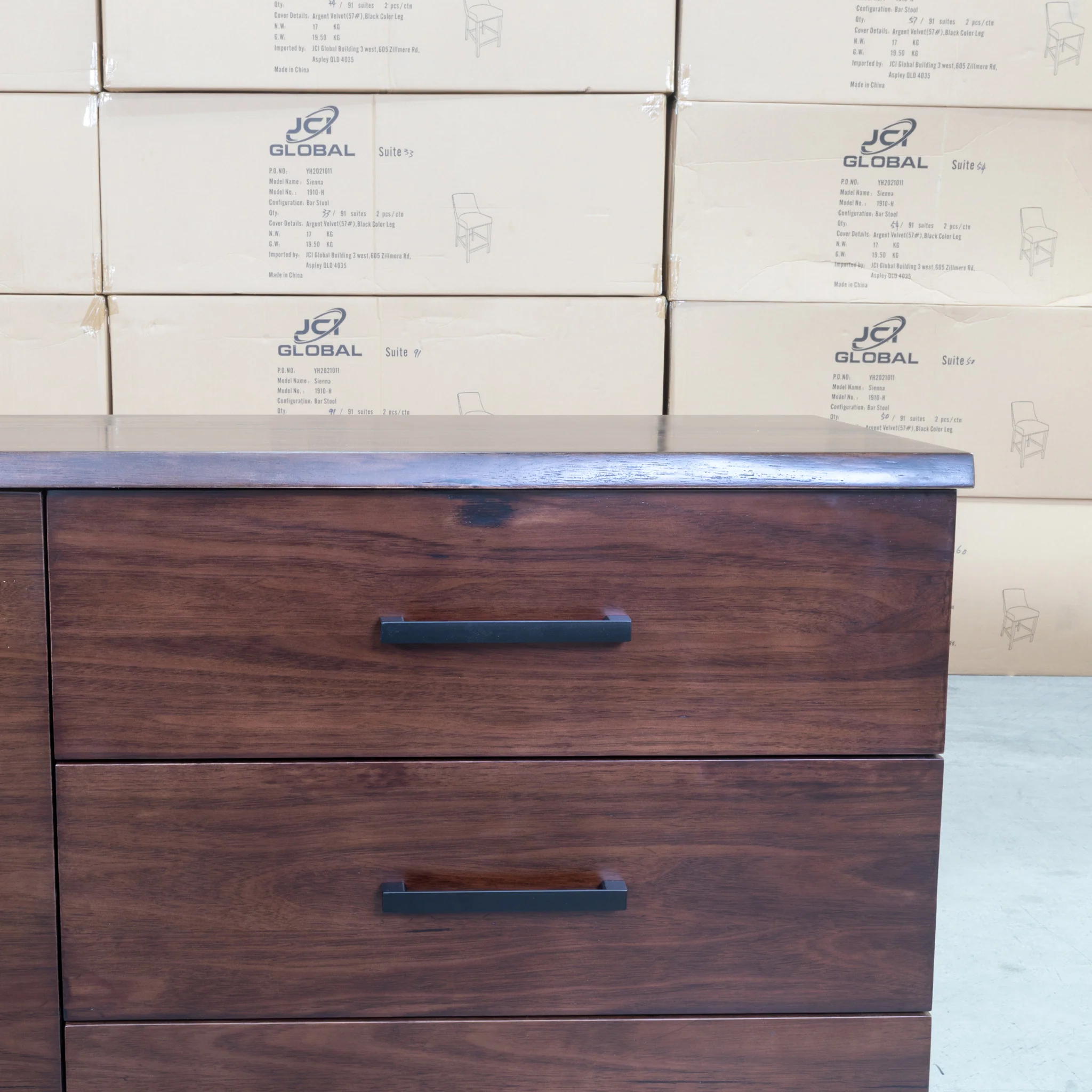 Valencia Messmate Hardwood Buffet - Image 9